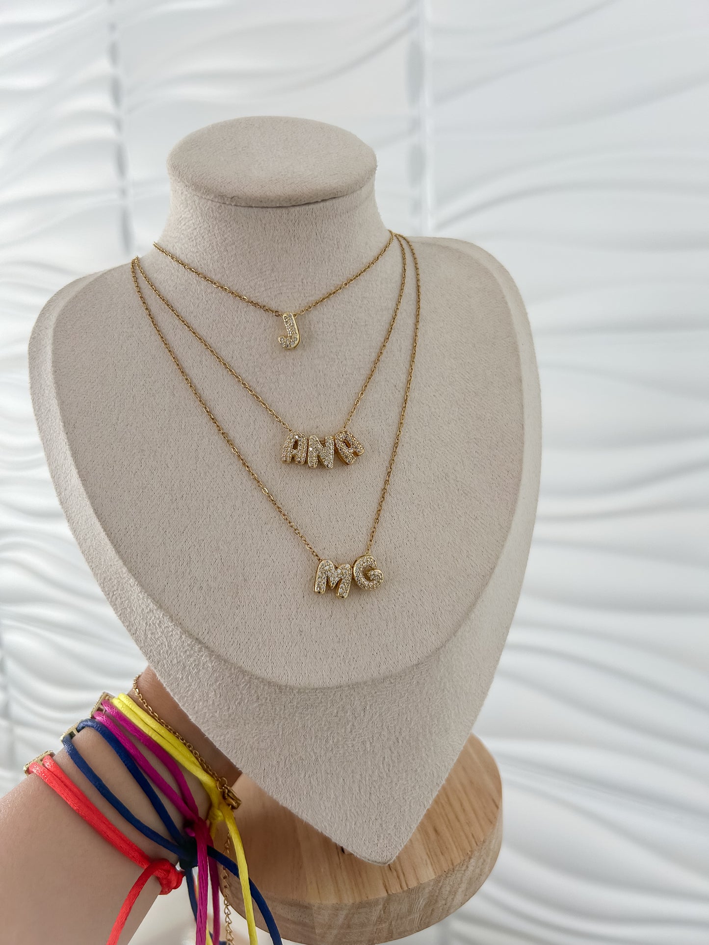 Collar con inicial - letras A a Z - dorado - 1 a 8 letras