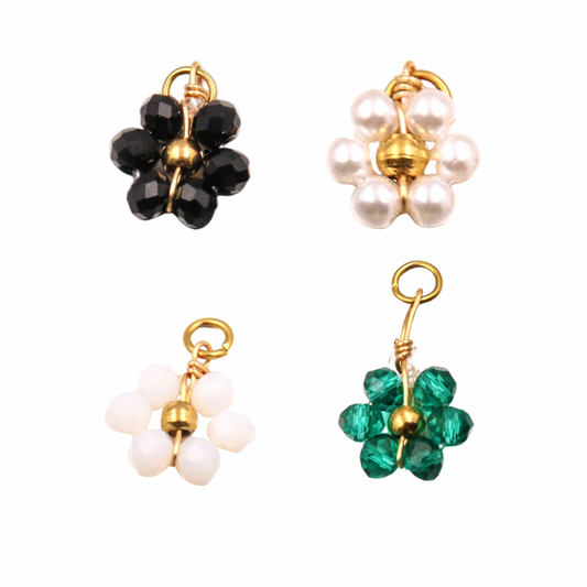 Charm flores - negro, verde, blanco y perlas blancas