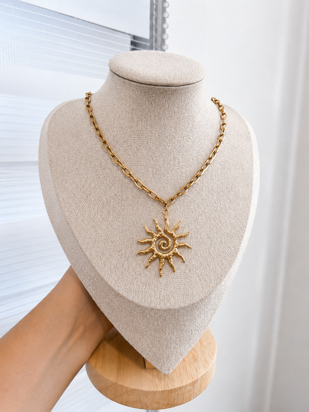 Collar sol - dorado