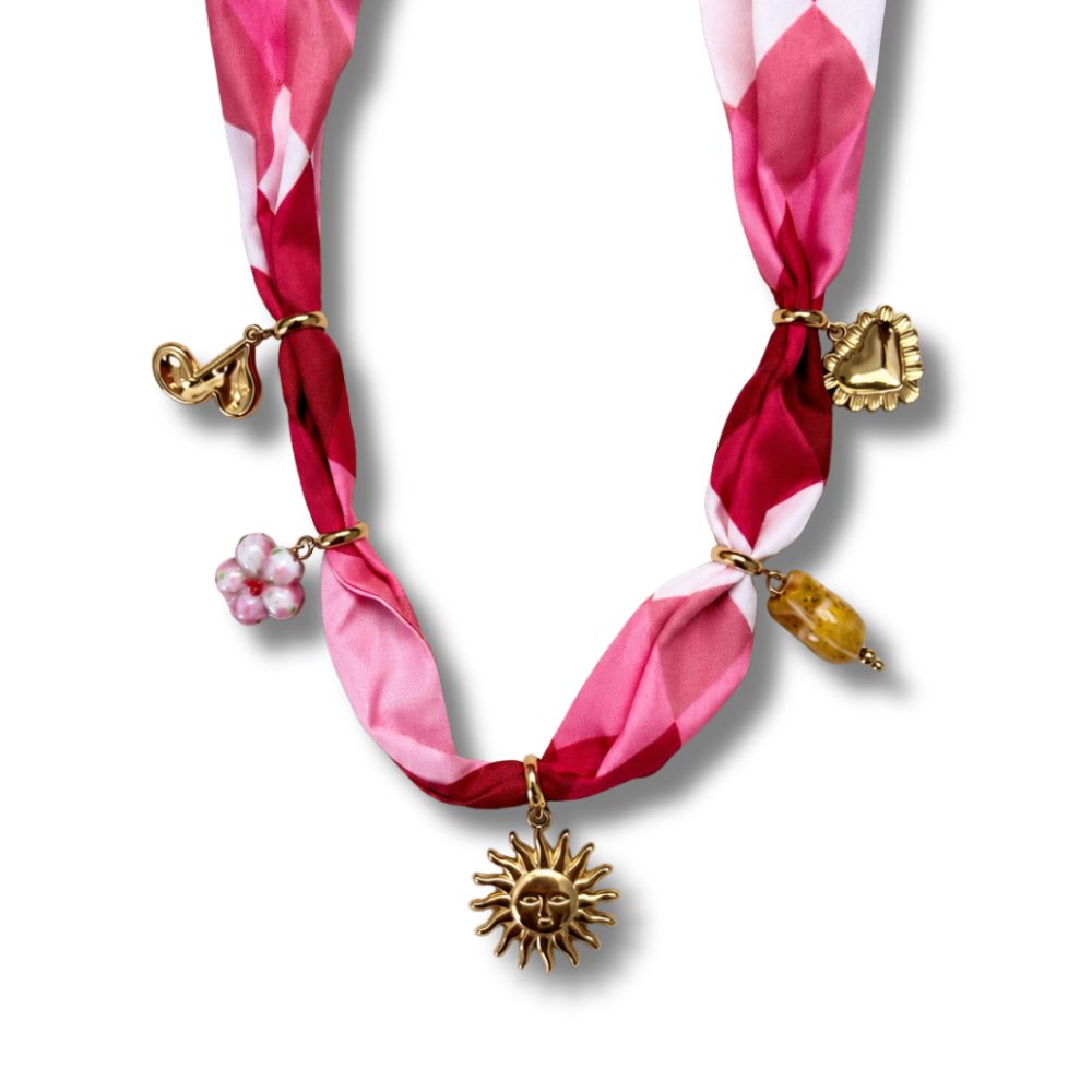 Collar pañuelo con charms - rosa - dorado