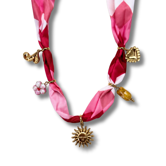Collar pañuelo con charms - rosa - dorado