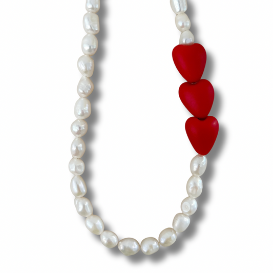 Collar perlas - corazones rojos - dorado