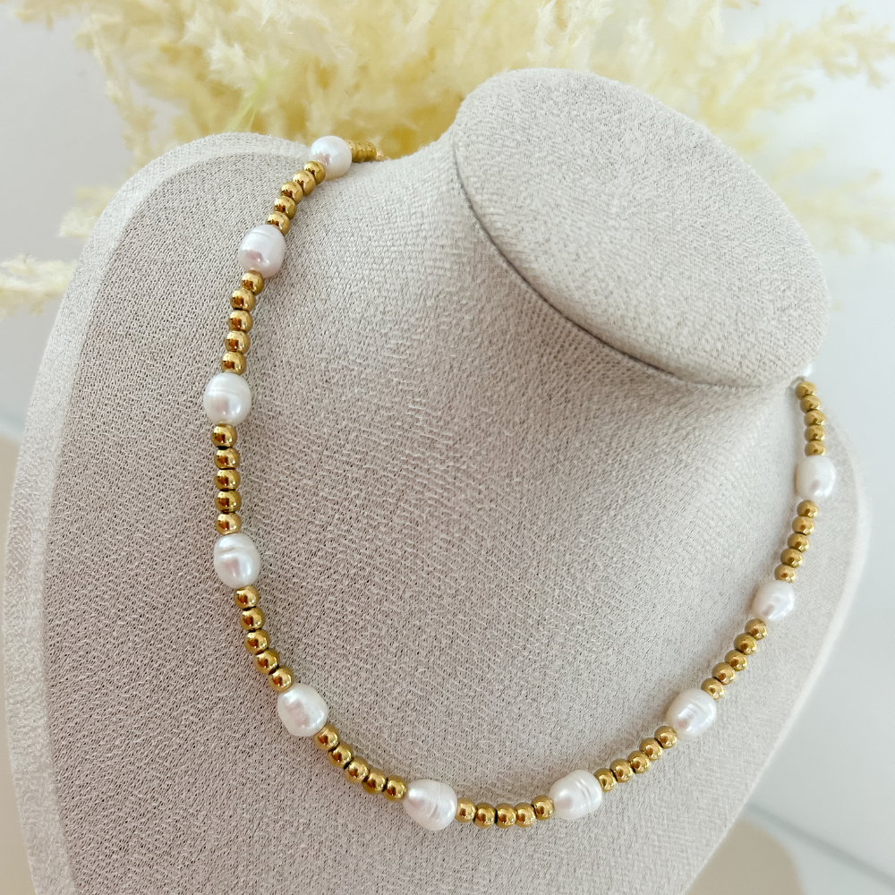 Collar bolitas y perlas - dorado