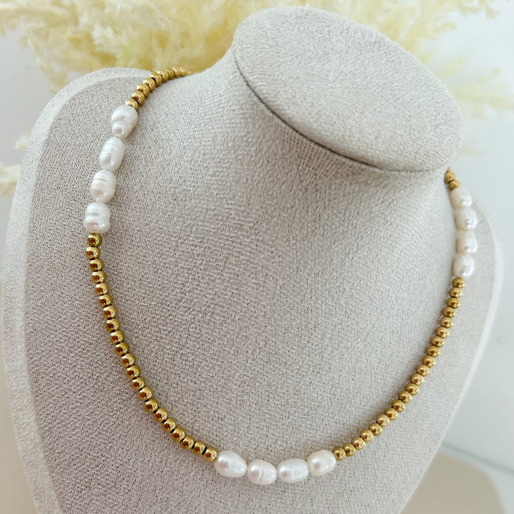 Collar bolitas y perlas - dorado