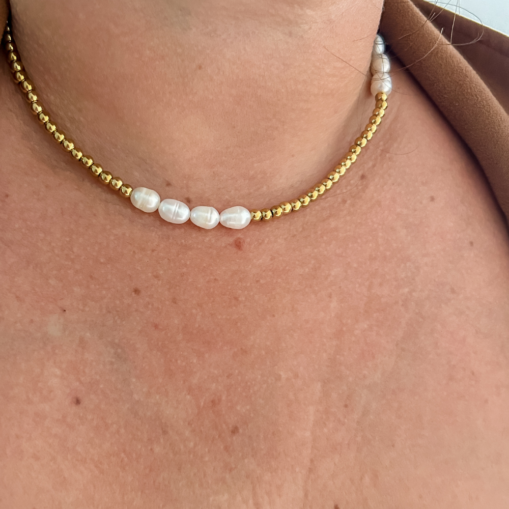 Collar bolitas y perlas - dorado