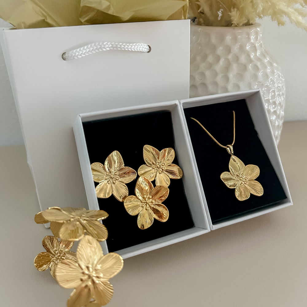 Bundle - 4 piezas - collar + pulsera + pantallas + sortija - dorado